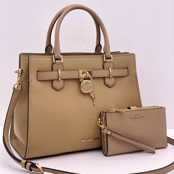 Michael Kors Hamilton
Medium Satchel and
Wallet Set Camel - Picture 2 of 13
